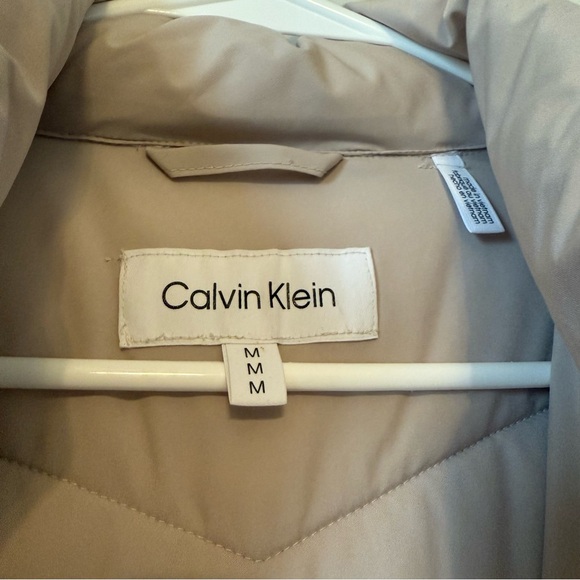 Calvin Klein Light Beige Taupe Short Zip-Up Hooded Quilted Puffer Women’s Jacket - Picture 2 of 12
